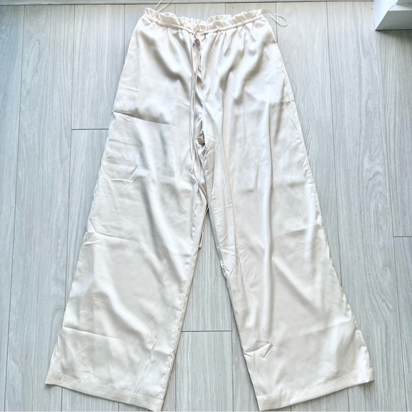 SKYLAR ROSE Two Piece Satin Wide Leg Drawstring Pant & Crop Top - Picture 9 of 12